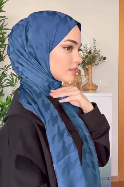 İpek Jakar Şal Kazayağı Desen